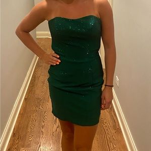 Homecoming dress, size 2, emerald green with shimmery sparkles!